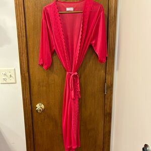 Vintage silky Nines robe, embossed details, XL